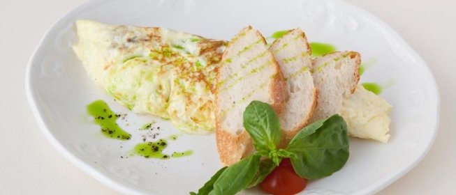 Омлет с цуккини и креветками