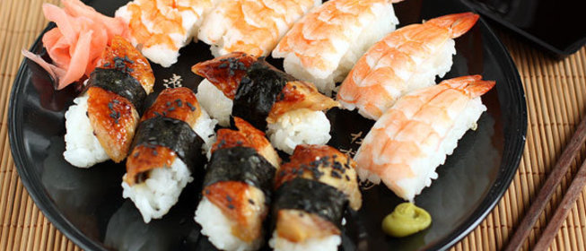 Суши с креветкой, угрем и омлетом