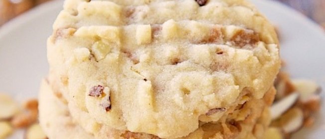 Простое миндальное печенье