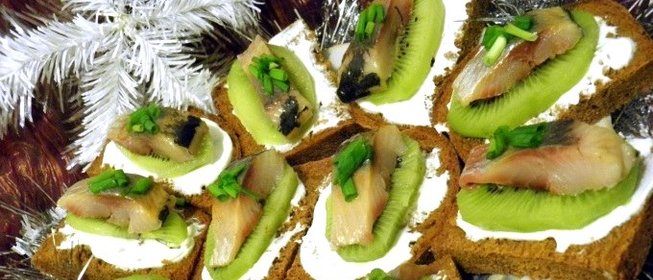 Канапе с селедкой и картошкой