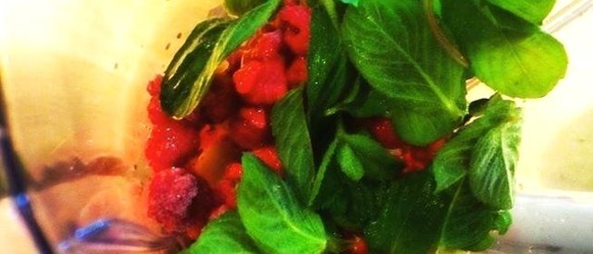 Малиновый смузи с мятой от «Mitten Coffee»