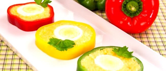 Перец, фаршированный сыром и яйцами