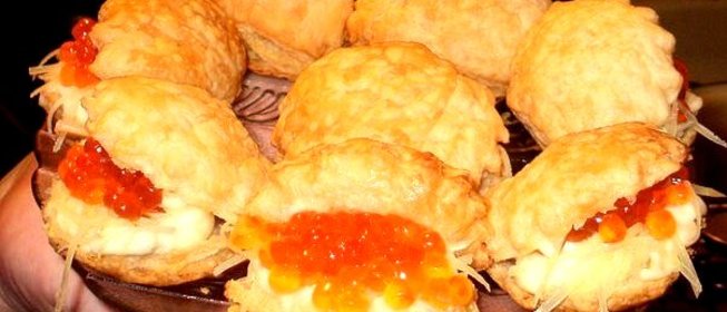 Тарталетки с сырной начинкой и икрой