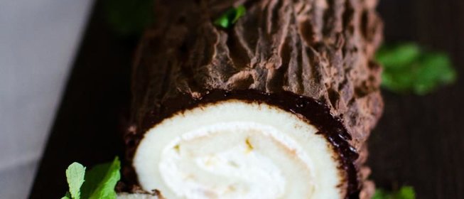 Рождественское полено с апельсиновым джемом