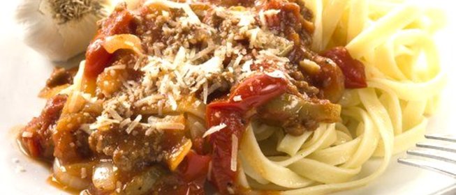 Тальятелле с утиным рагу, томатами и розмарином