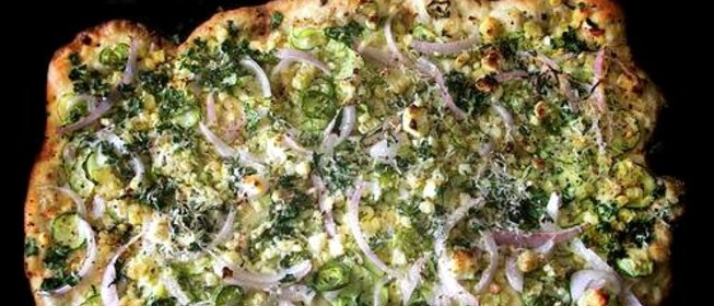 Пицца с цуккини и кукурузой