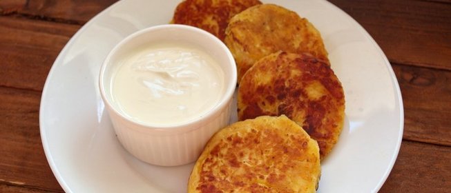 Розовые сырники