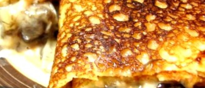 Вкусные блинчики с грибами и сыром