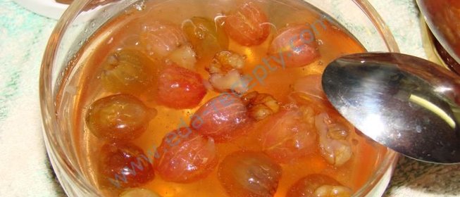 Королевское варенье из крыжовника с грецким орехом