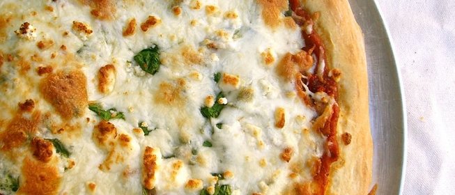 Пицца с сыром Фета