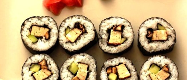 Футомаки с омлетом и шиитаке