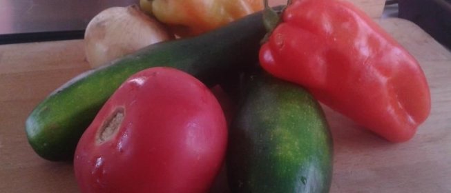 Оладьи из цуккини с теплой сальсой