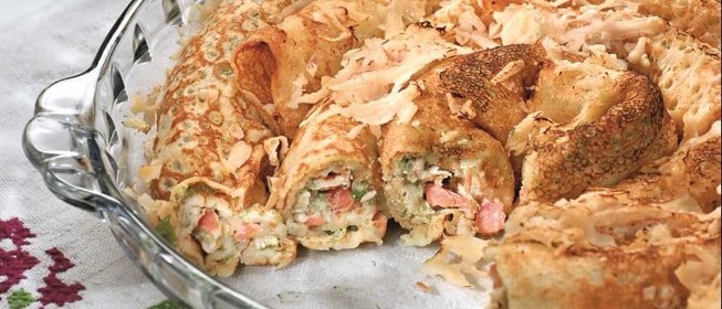 Блинный пирог со шпинатом