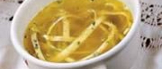 Бульон с лапшой из блинчиков