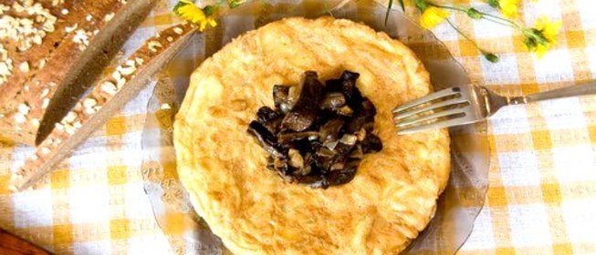 Омлет с грибами, луком и зеленью