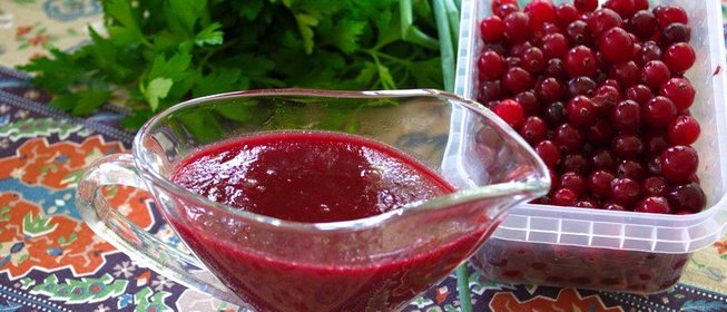 Соус из клюквы к мясным блюдам