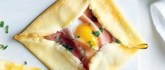 Блинчики с ветчиной и яйцом