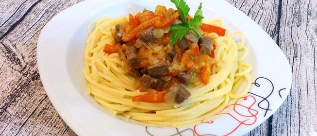 Говядина в соусе с овощами