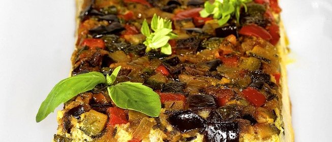 Запеканка из цветной капусты с рататуем