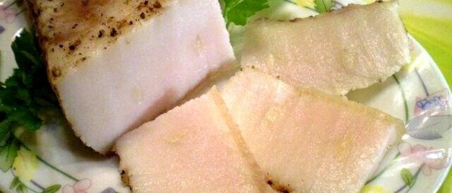 Сало шпигованное чесноком