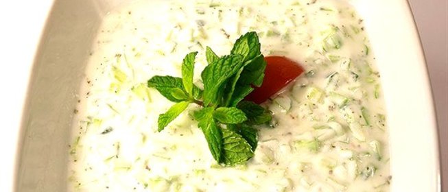 Соус райта с огурцами и зеленым луком