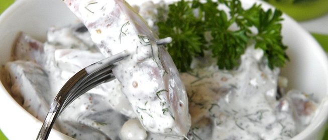 Сельдь под горчичным соусом