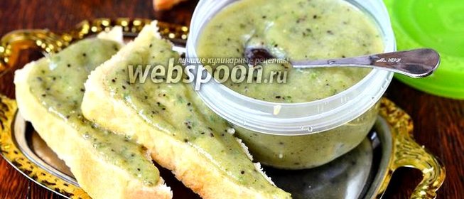 «Живое варенье» из киви и фейхоа с сахаром