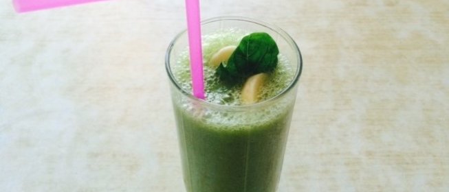 Бананово-яблочный смузи