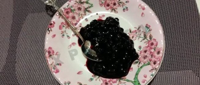 Варенье из черники с корицей