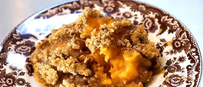 Сладкий картофель с молоком и орехами