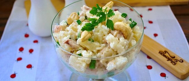Рисовый салат с курицей