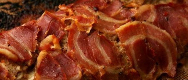 Мясной рулет с беконом и рикоттой