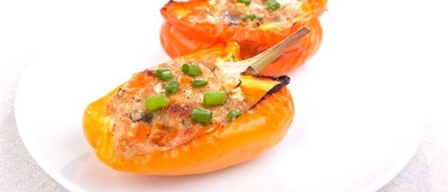 Перец, фаршированный шампиньонами и сыром