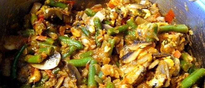 Овощное рагу с грибами и мидиями