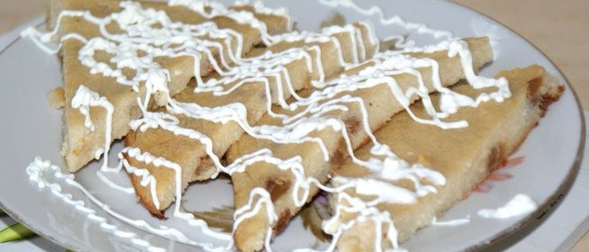 Творожная запеканка с бананом и изюмом