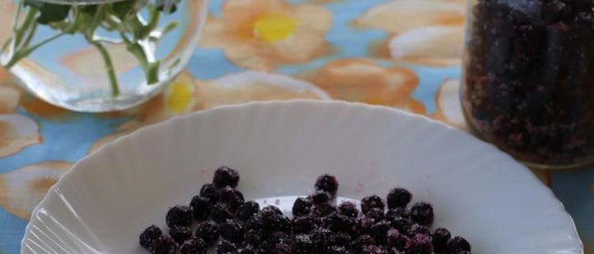 Цукаты из черноплодной рябины