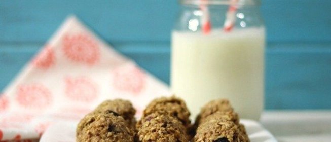 Миндальное печенье с бананом и клюквой