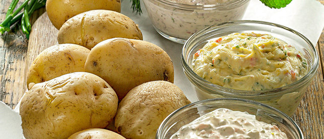 Картофель в мундире с тремя дипами