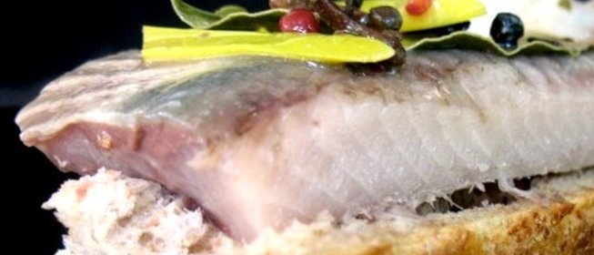 Сельдь в винном соусе