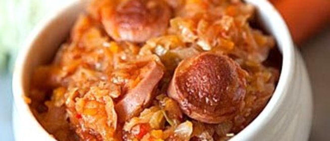 Капустная солянка с сосиской