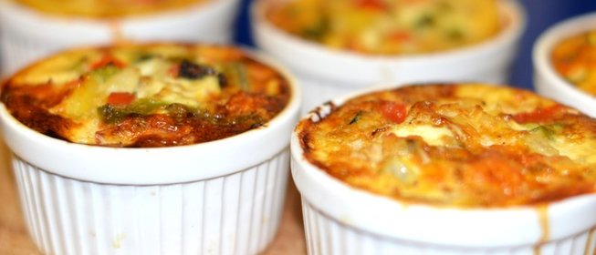 Порционные омлеты со свининой и овощами