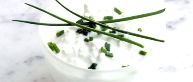 Творог с чесноком