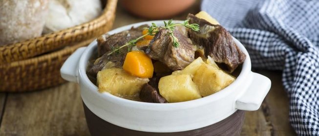 Рагу из говяжьей лопатки с корнеплодами в густой подливке