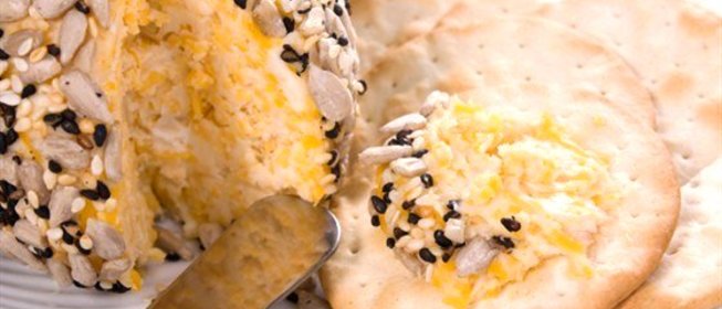 Сырные шарики с кунжутом и семечками