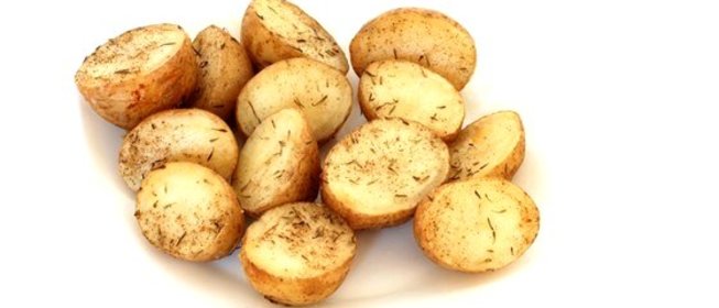 Молодой картофель с розмарином