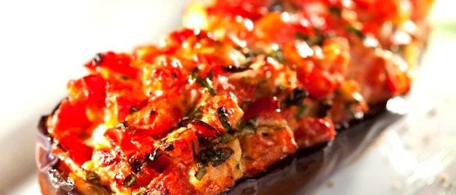 Баклажаны, фаршированные овощами