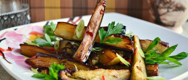 Баклажаны жареные с чесноком и острым перцем