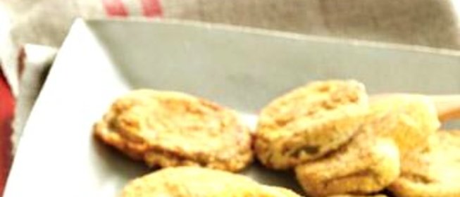 Жареные зеленые помидоры с соусом