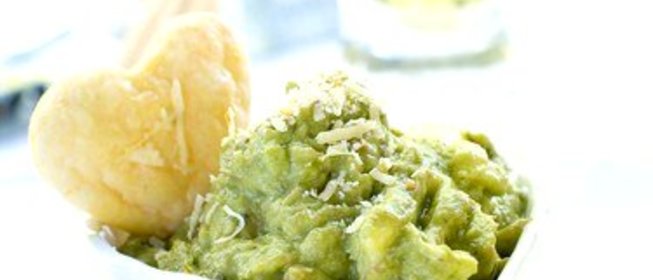 Дип из бобов эдамам и имбиря