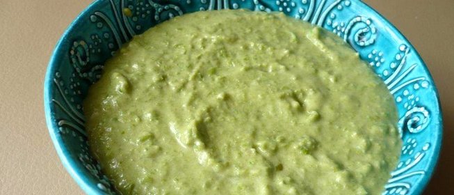 Соус из зеленого горошка